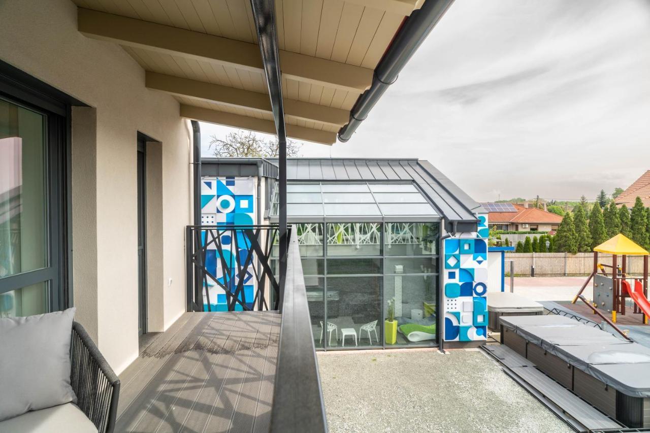 La Vita Prémium Panzió Gyula Exterior foto