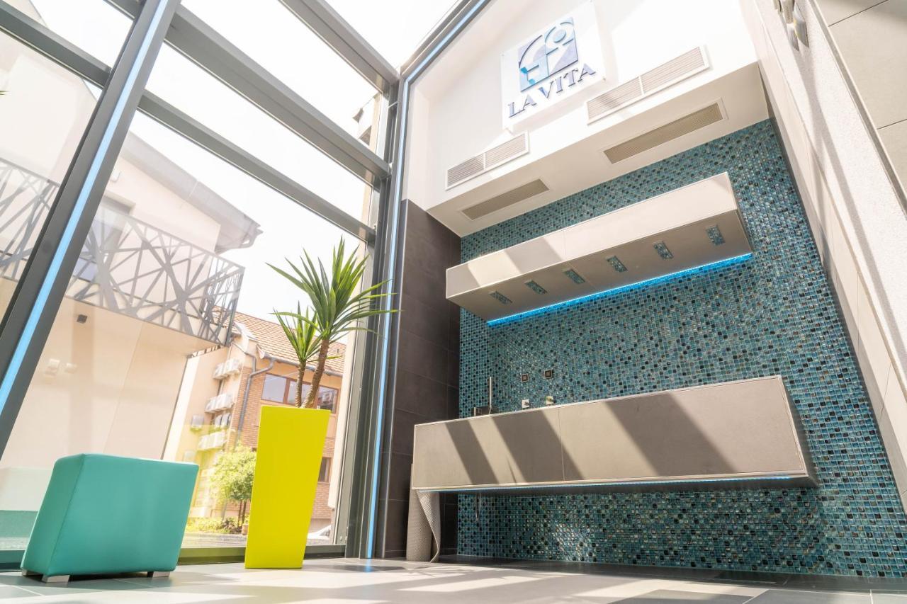 La Vita Prémium Panzió Gyula Exterior foto